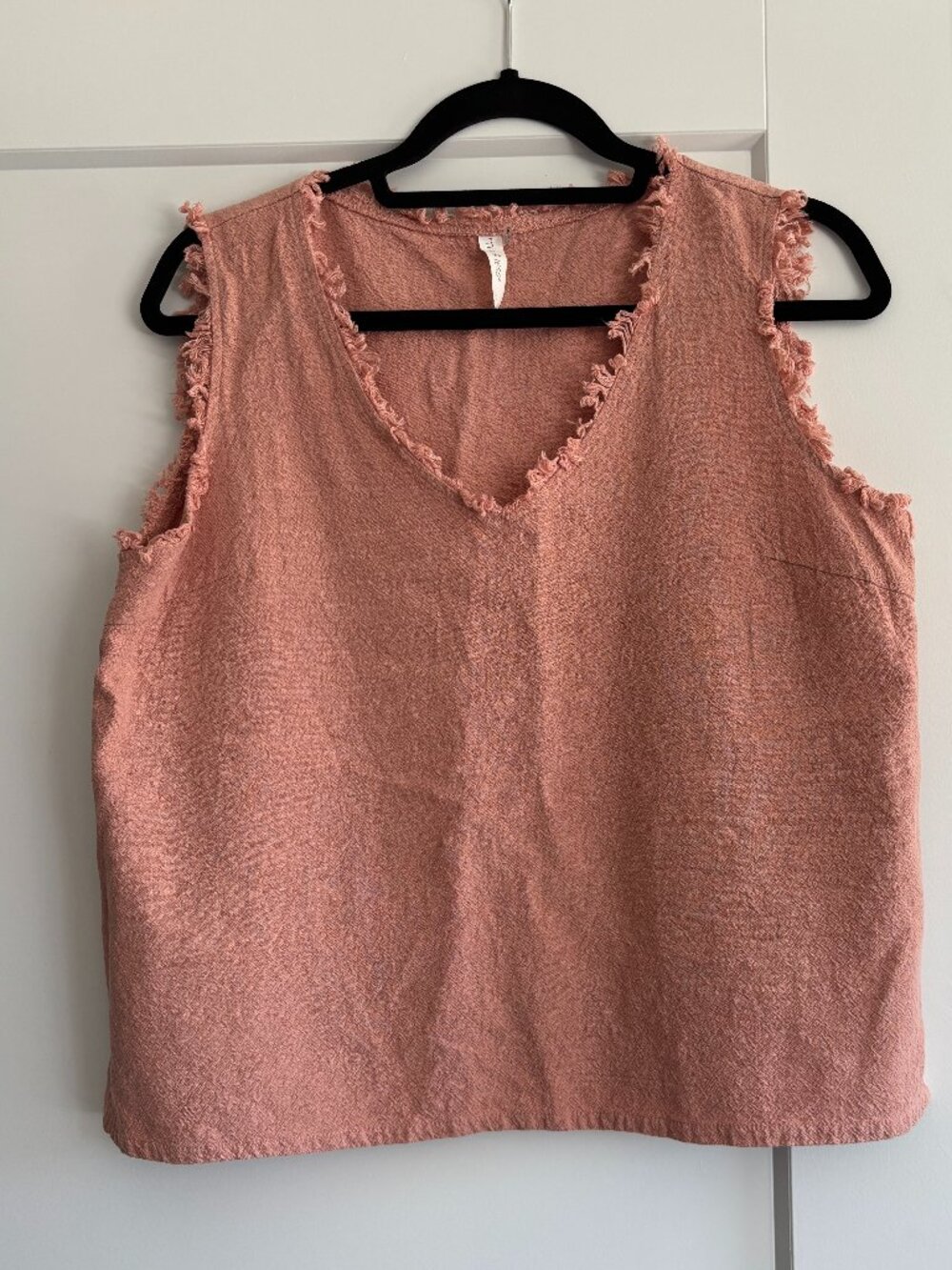 Mia & Tess Cropped Top in a Cotton and Linen Blend